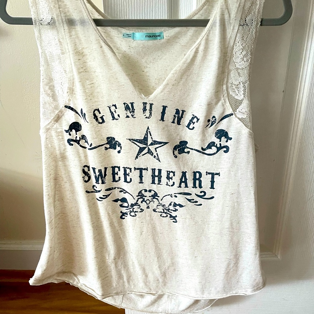 Cute tank top with lace details